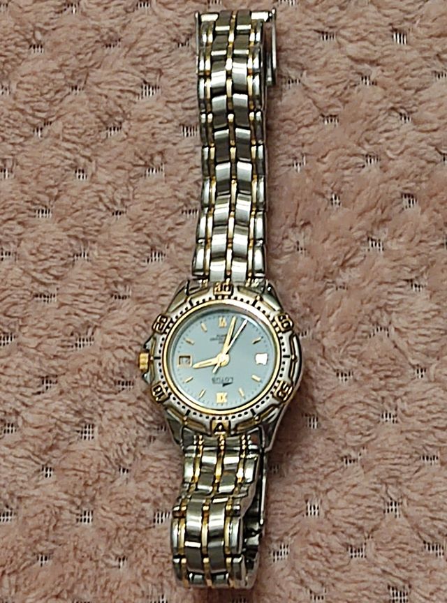 Reloj señora Lotus plateado dorado