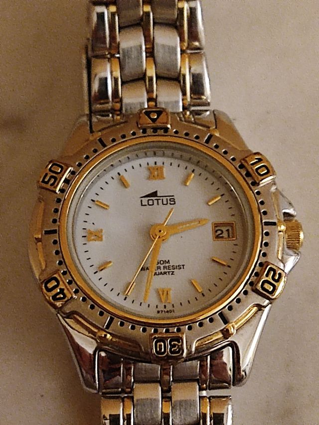 Reloj señora Lotus plateado dorado