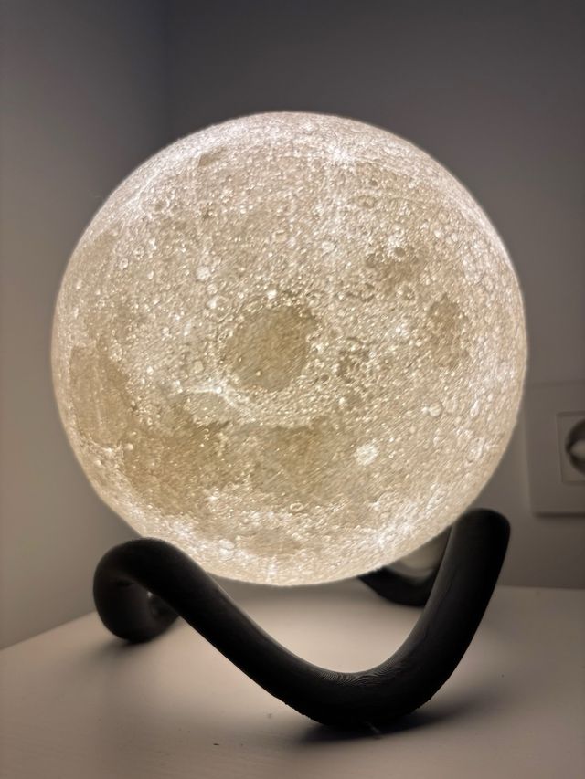 Lámpara Luna 3D Un pedazo del universo en tu hogar