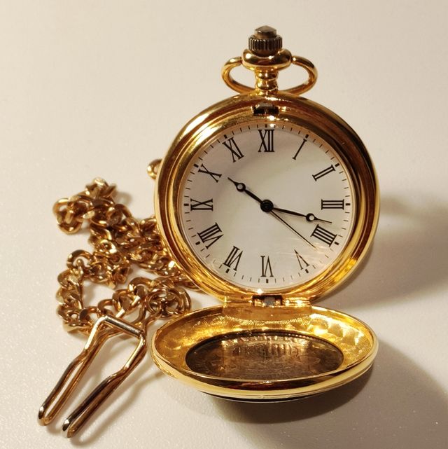 Reloj con juego de poker y baraja de cartas. Nuevo