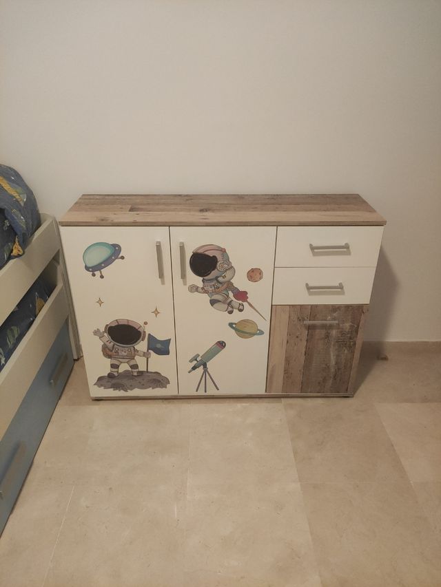 Precioso aparador infantil con cajones