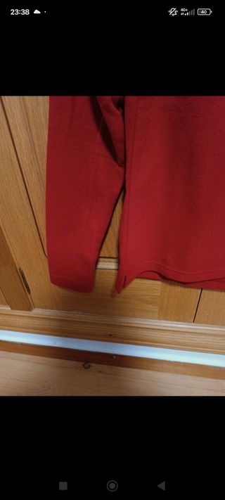 Forro polar rojo Neak Peak