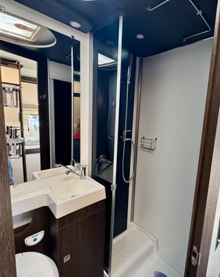 ALQUILER AUTOCARAVANA DE 5 PLAZAS