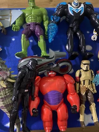 Juguetes figuras superhéroes marvel star wars etc