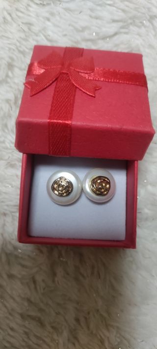 Pendientes de perla y rosa dorada