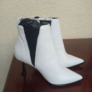 Botines de piel de primavera blancos 