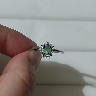 anillo esmeralda