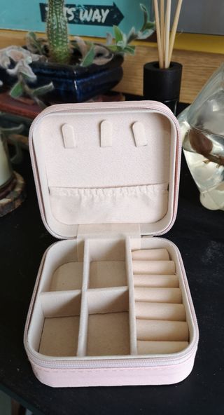 Guarda joias portátil