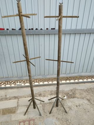 Estantería colgante metálica