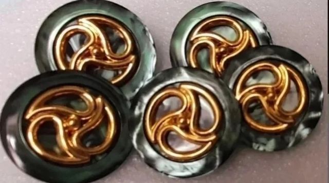 Lote 10 botones- 8 modelos