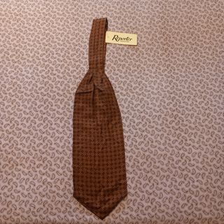 Sciarpa ascot Reporter