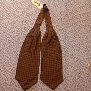 Sciarpa ascot Reporter