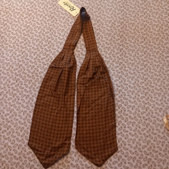 Sciarpa ascot Reporter