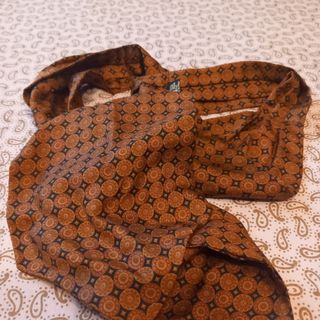 Sciarpa ascot Reporter