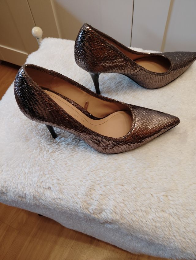 Zapatos dorados Zara T39