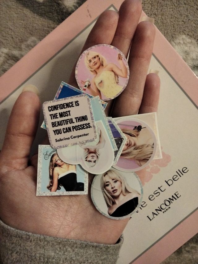 Stickers di "Sabrina Carpenter"