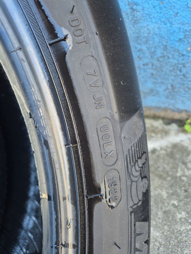 2 NEUMÁTICOS MICHELIN PILOT SPORT SUV 225/55 R19