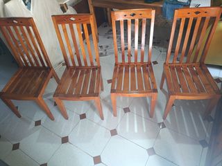 Somier canapé pikolin, mesa, sillas (4), mueble