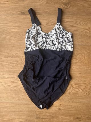 Bañador premamá Decathlon talla 38-40
