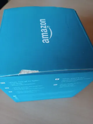 Caja Echo dot Alexa Amazon.