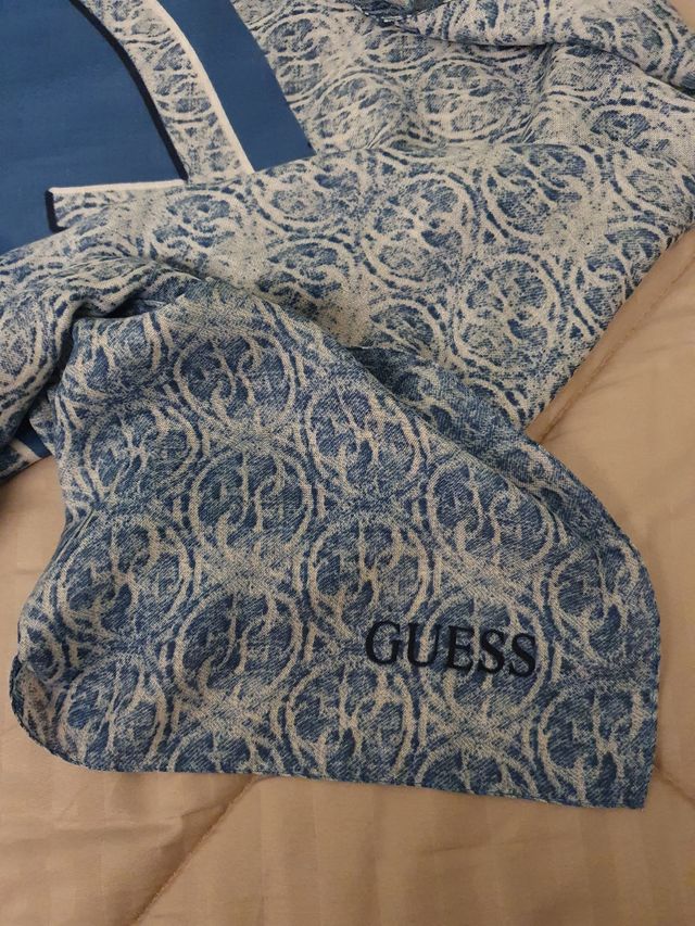 Foulard blu Guess