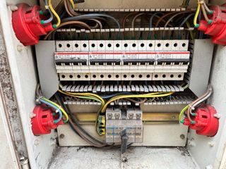Cuadros eléctricos para naves