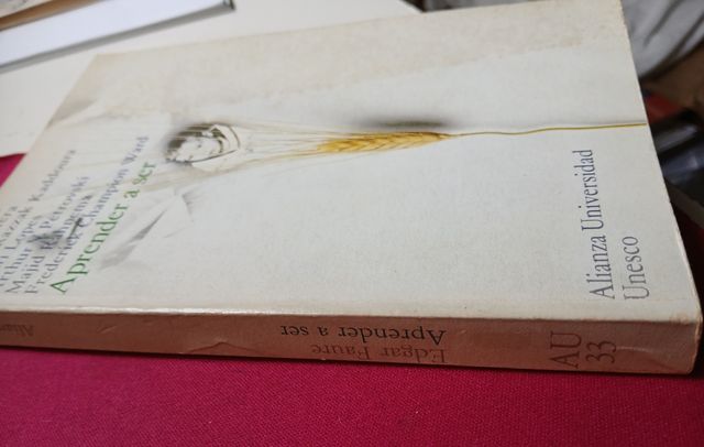 "APRENDER A SER", EDGAR FAURE y otros