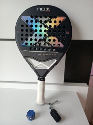 Pala pádel agustín tapia 2025