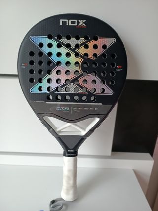 Pala pádel agustín tapia 2025