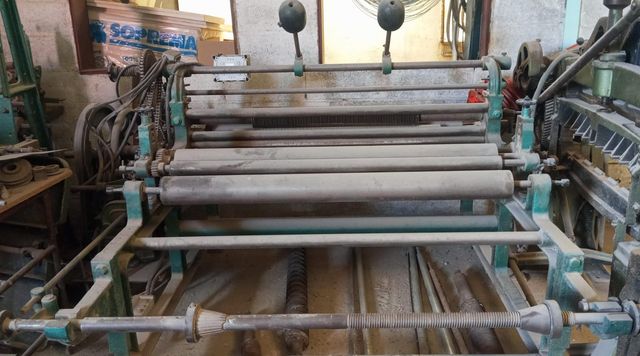 Maquina fabricación serpentinas