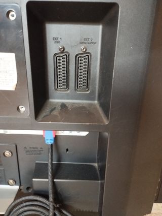 Television Philips 32" + adaptador TDT