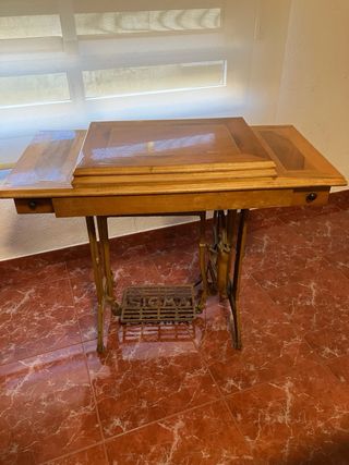 Maquina de coser antigua