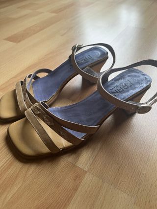 Zapatos beige Frank Illiceland