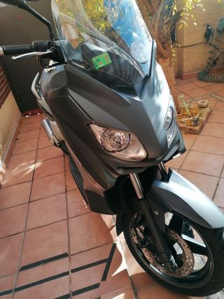 Scooter Yamaha x Max 250 ocasion