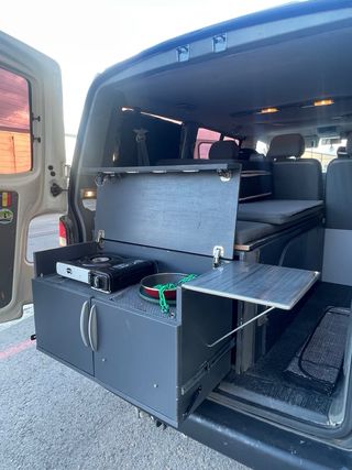 Volkswagen Transporter T5 2004