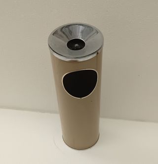 Cenicero y paraguero