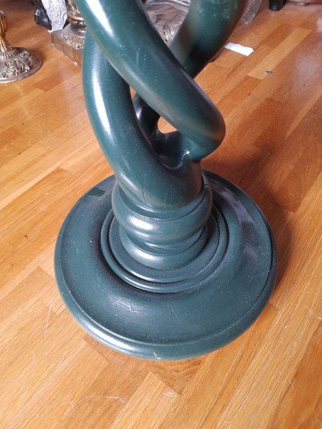 Columna de madera antigua