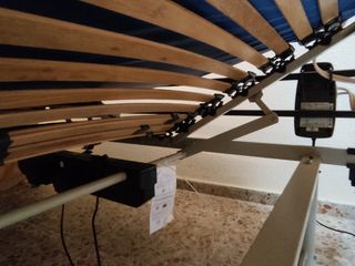 Cama articulada eléctrica y colchón antiescaras