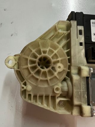 Motor de elevalunas golf VI