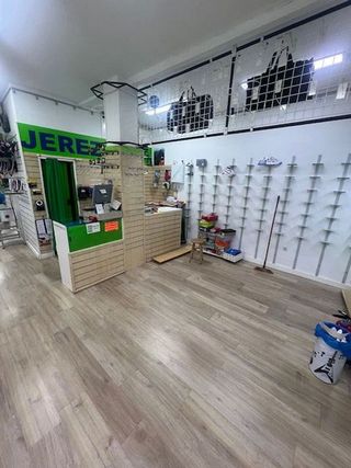 Local comercial en venta en Zarzaquemada en Leganés