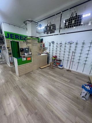 Local comercial en venta en Zarzaquemada en Leganés