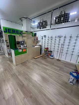Local comercial en venta en Zarzaquemada en Leganés