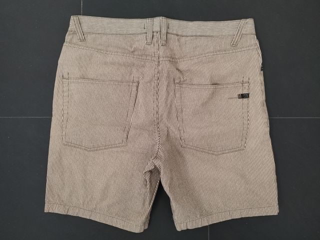 Quiksilver pantalones cortos hombre, talla 32