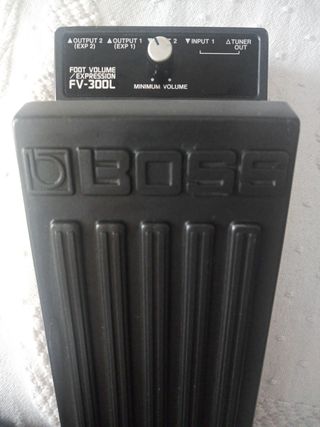 Boss F300L Stereo Volume pedal