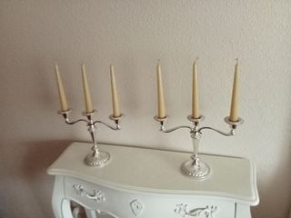 Juego de candelabros plateados