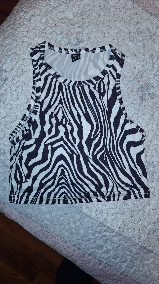 Top de cebra blanco y negro