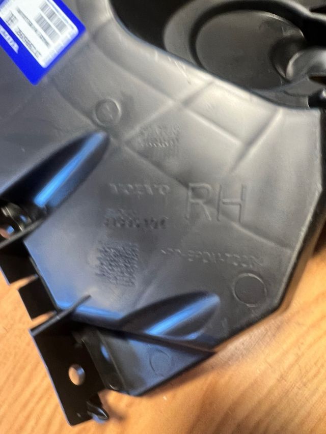 Soporte de parachoques derecho volvo v40 31395092