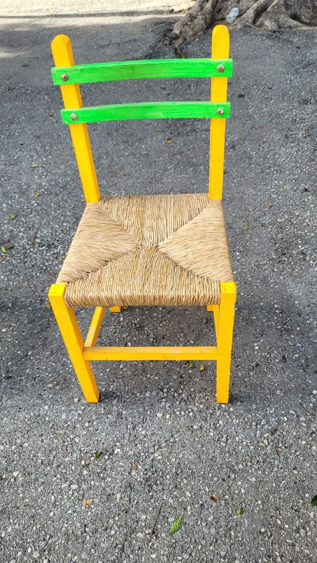 Sillas de madera y anea