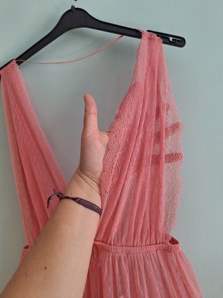 Camisón rosa lencero.