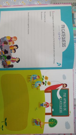 Libro comunion niña con maletin